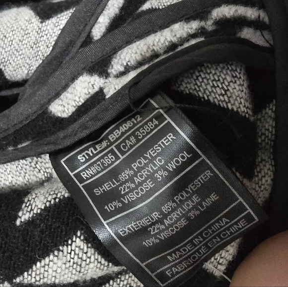 BB Dakota Azra Aztec Hooded Coatigan, Waterfall/Draped Open Front, EUC! - Picture 11 of 11